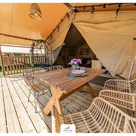 Liva Park Glamp Hotel Liwa Exterior photo